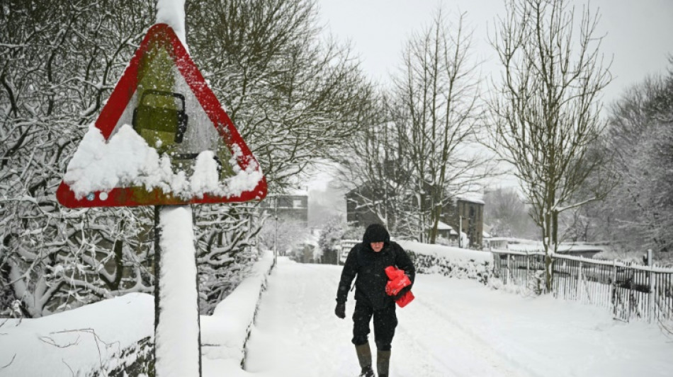 Fuertes nevadas en el norte de Europa perturban tráfico aéreo 