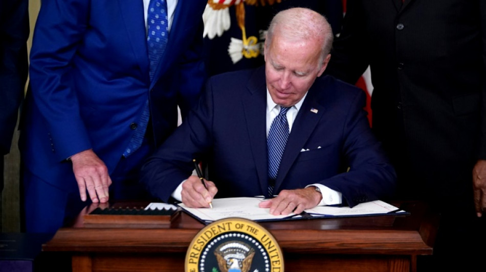 Biden promulgue son plan d'investissement sur le climat et la santé