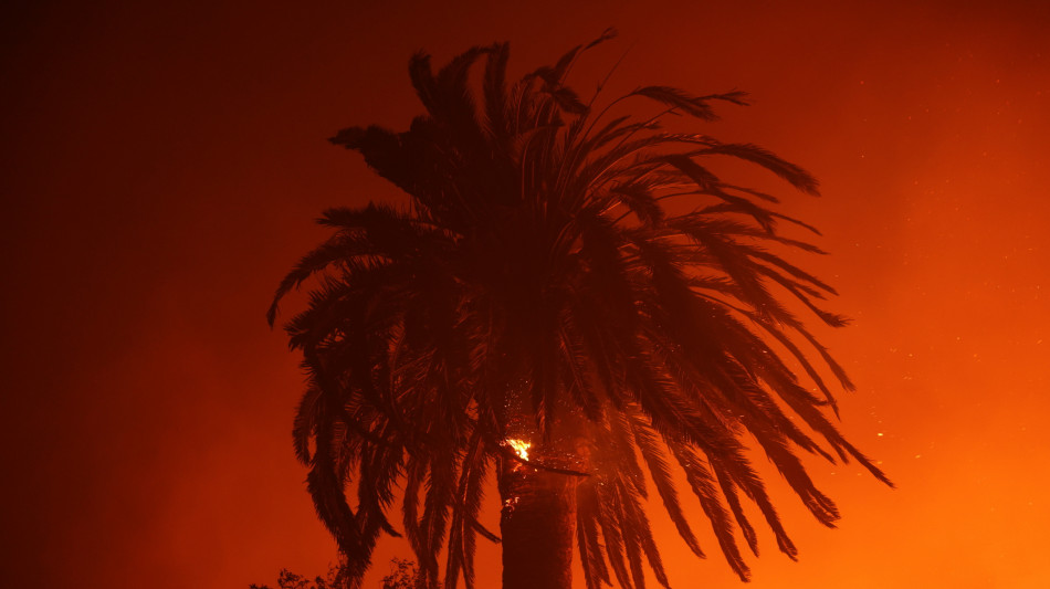 Autorità, 'tutti i residenti di Los Angeles sono in pericolo'