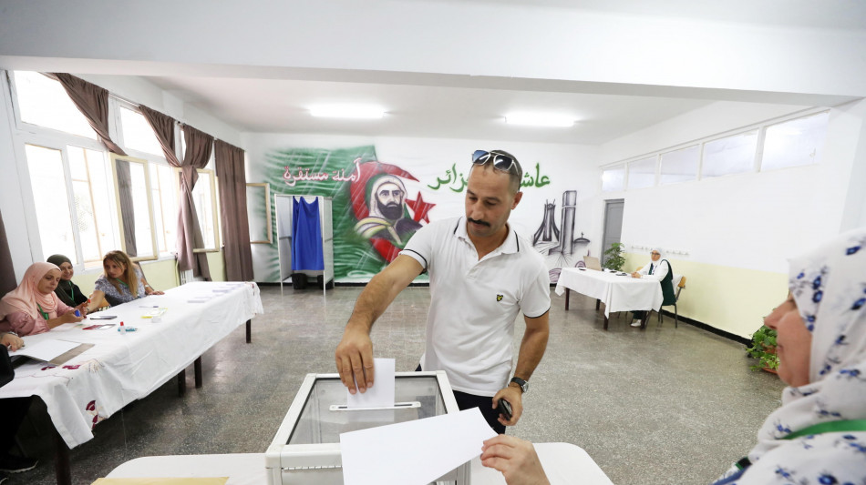 L'Algeria vota per un secondo mandato al presidente Tebboune