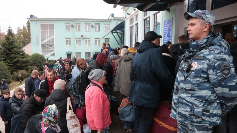 Ukraine: les autorités prorusses appellent les civils à quitter Kherson "immédiatement"