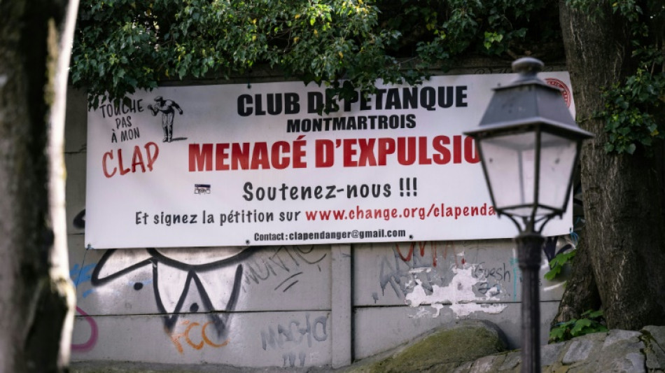 À Montmartre, expulsion en cours des boulistes du club de pétanque