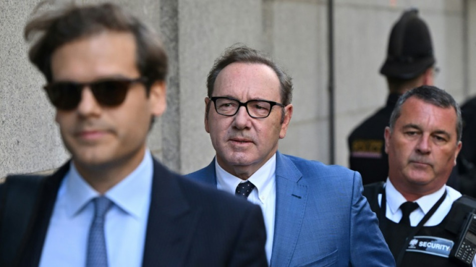 Kevin Spacey comparece à Justiça inglesa para ser julgado por agressão sexual