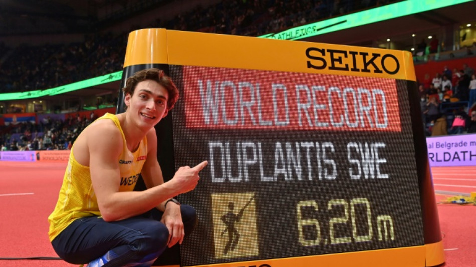 Athlétisme: Duplantis améliore son record du monde du saut à la perche (6,20 m), s'offre le titre mondial en salle 