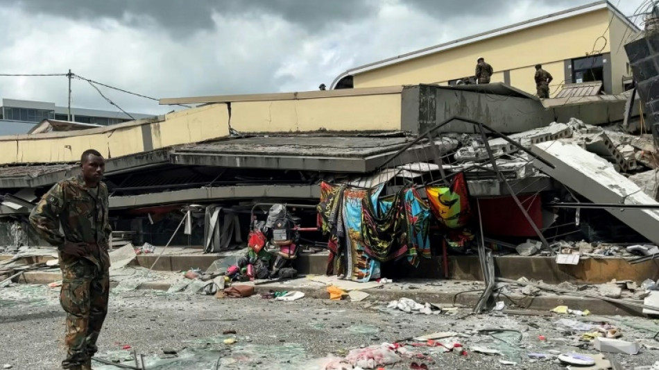 Vanuatu: les recherches de survivants continuent après le puissant séisme, au moins 14 morts confirmés