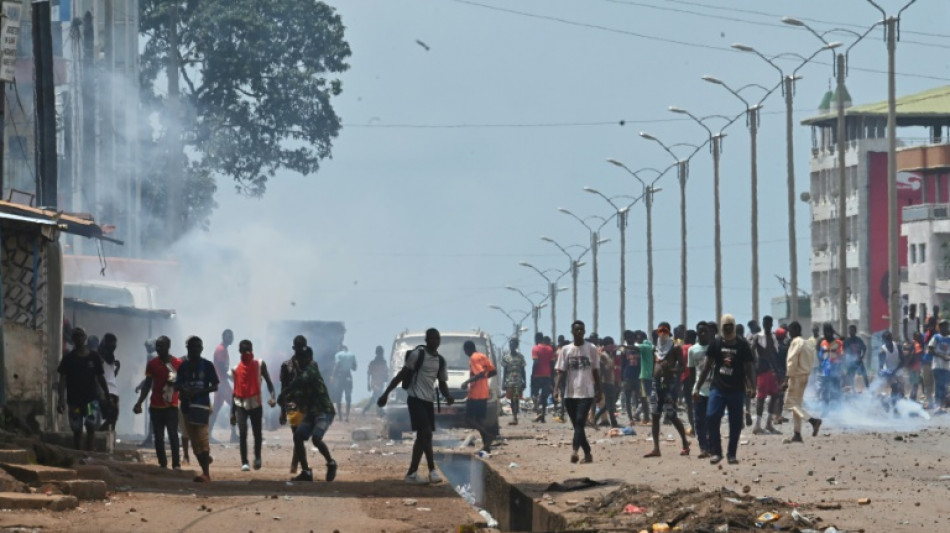 Junta de Guinea acepta avanzar el retorno del poder a los civiles