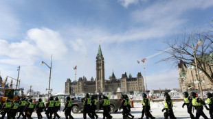 La police reprend progressivement le contrôle du centre d'Ottawa