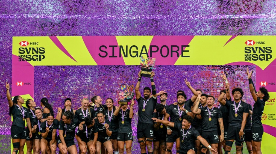 New Zealand double up at Singapore sevens