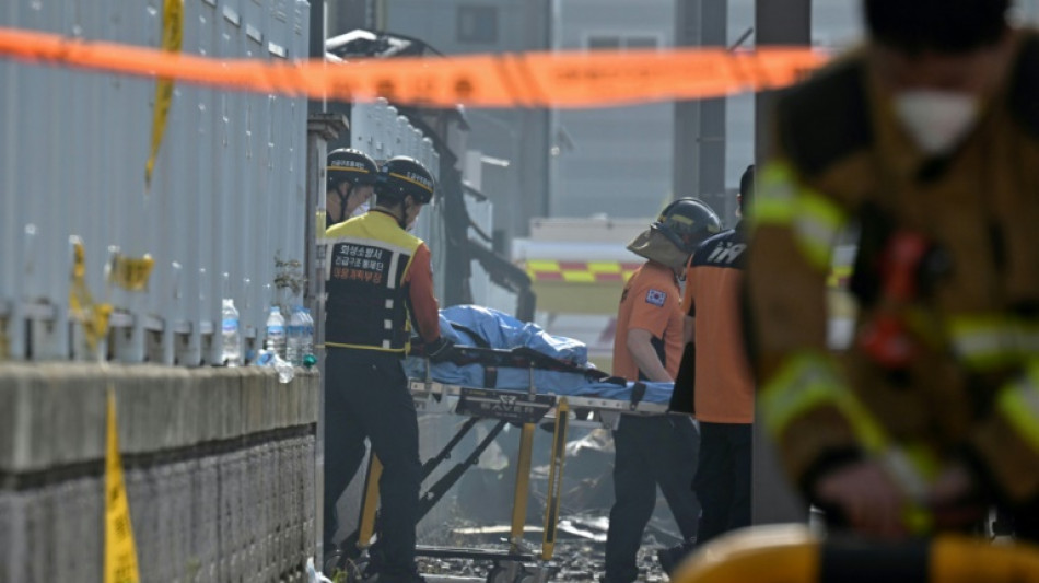 La policía atribuye a fallos de seguridad el incendio mortal en una planta de baterías surcoreana