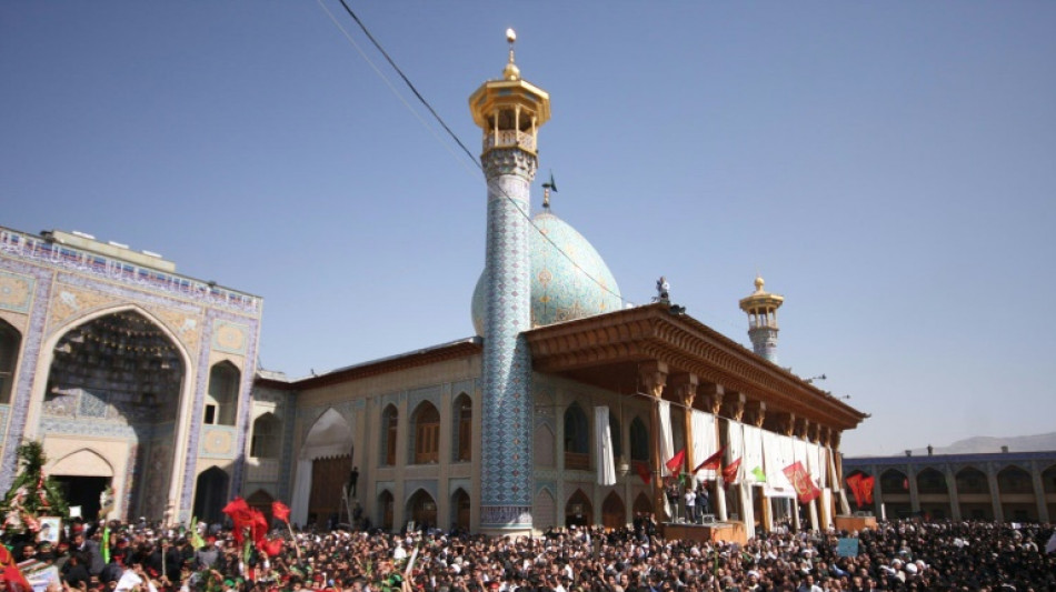 Al menos 13 muertos en un ataque "terrorista" contra un mausoleo chiita en Irán