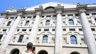 Borsa: a Milano non riesce il rimbalzo ma vola Mps