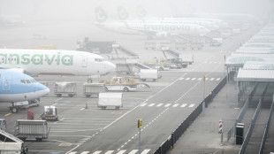 Gewerkschaft fordert einheitliches Ende der Maskenpflicht im Flugzeug in der EU