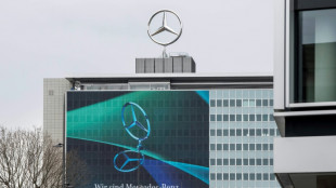 Autohersteller Daimler benennt sich offiziell in Mercedes-Benz um