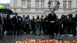 Trauer und offene Fragen nach Schusswaffenangriff in Prag mit 13 Todesopfern