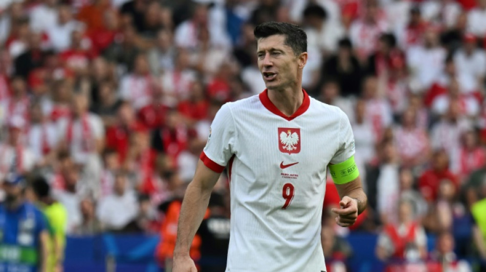 Lewandowski not yet ready to retire from Poland team