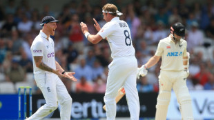 Broad removes Williamson to leave New Zealand struggling in third Test