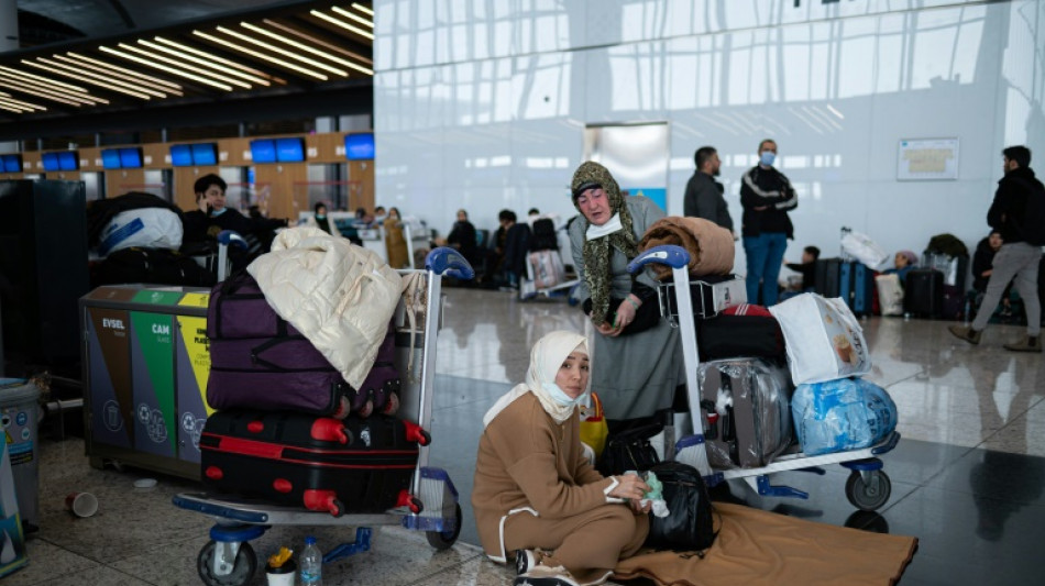 Anger mounts in Istanbul, Athens over blizzard chaos