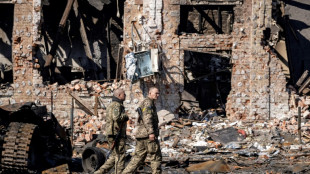 Ukraine: scepticisme après les annonces russes, bombardements à Tcherniguiv