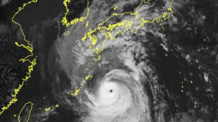 Japón se prepara para la llegada de un tifón "muy peligroso"