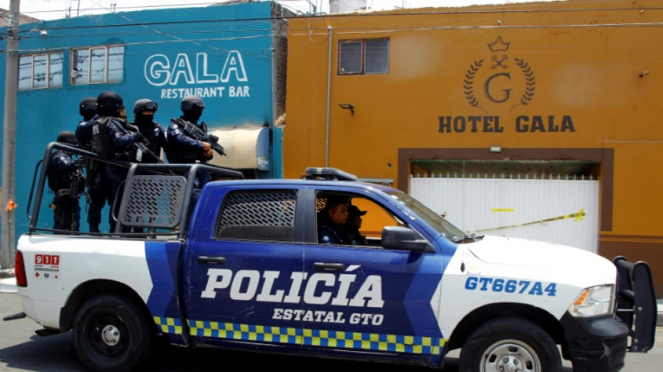 11 dead in attack on bars, hotel in central Mexico