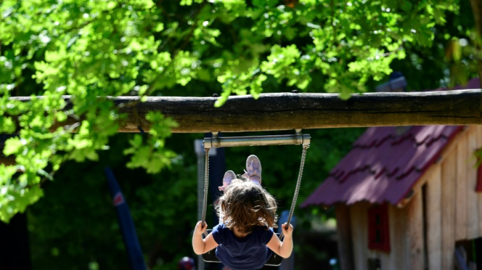 82-Jährige steuert Auto in Niedersachsen beim Parken auf Kindergartenspielplatz