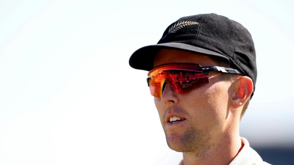 New Zealand sweat over Boult, Nicholls for England Test opener