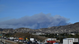 New explosive wildfire erupts near Los Angeles