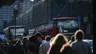 Un accidente de un bus turístico en Nueva York deja a 18 pasajeros hospitalizados