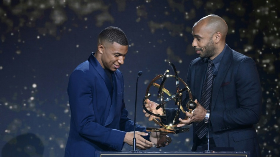 Trophées UNFP: Kylian Mbappé meilleur joueur de la saison pour la troisième fois d'affilée