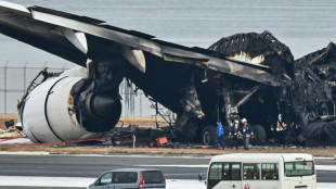 Los investigadores siguen sin dilucidar las causas de la colisión de dos aviones en Tokio