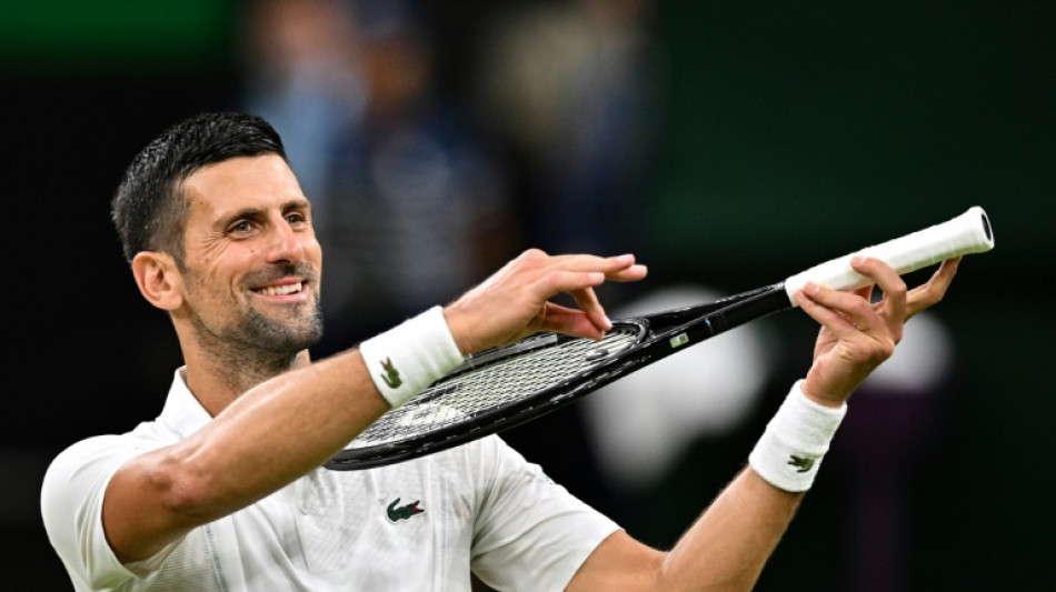 Djokovic cruises at Wimbledon, Zverev crashes