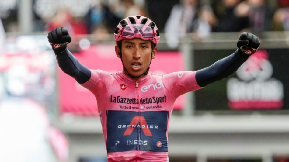 Egan Bernal celebra "volver a nacer" al salir del hospital tras accidente