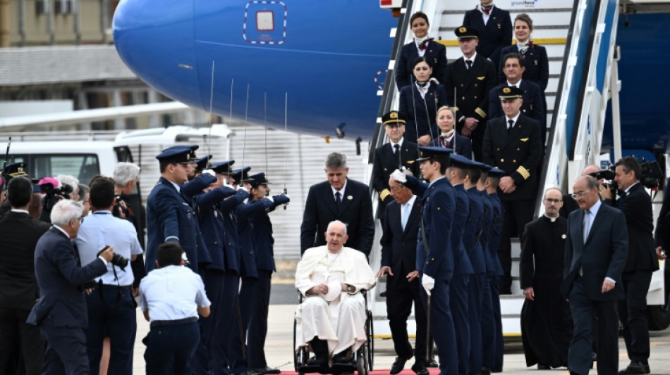 Papst Franziskus zu Weltjugendtag in Lissabon eingetroffen