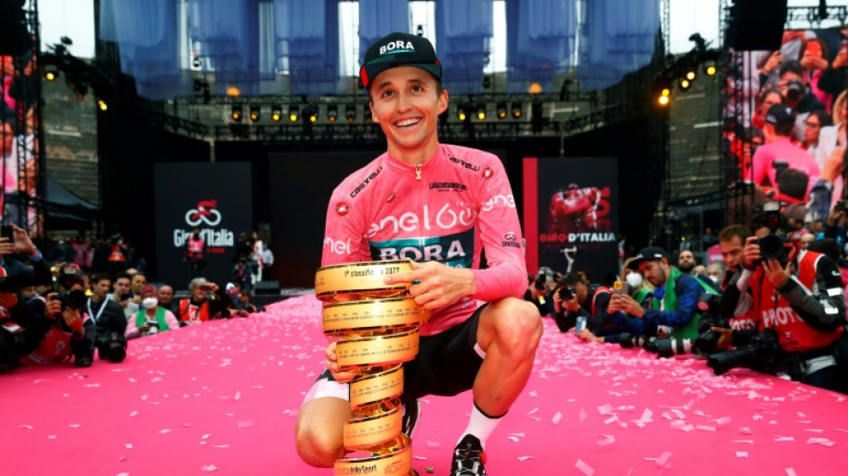 Hindley celebrates 'special' family reunion after Giro triumph