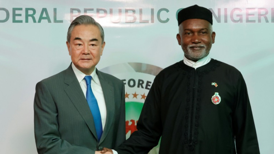 Chinese foreign minister pledges   military aid for Africa