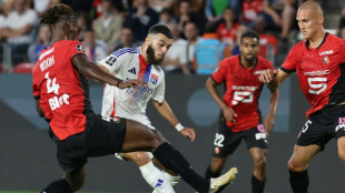 Lyon e Nice decepcionam e estreiam com derrota no Campeonato Francês