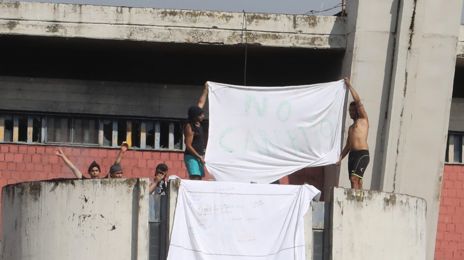 Protesta nel carcere di Sollicciano, appiccate le fiamme