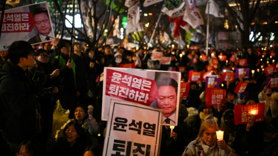 Miles de personas exigen la renuncia del presidente de Corea del Sur tras su fallida ley marcial