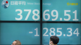 Borsa: Tokyo amplia le perdite, Nikkei -3,22%