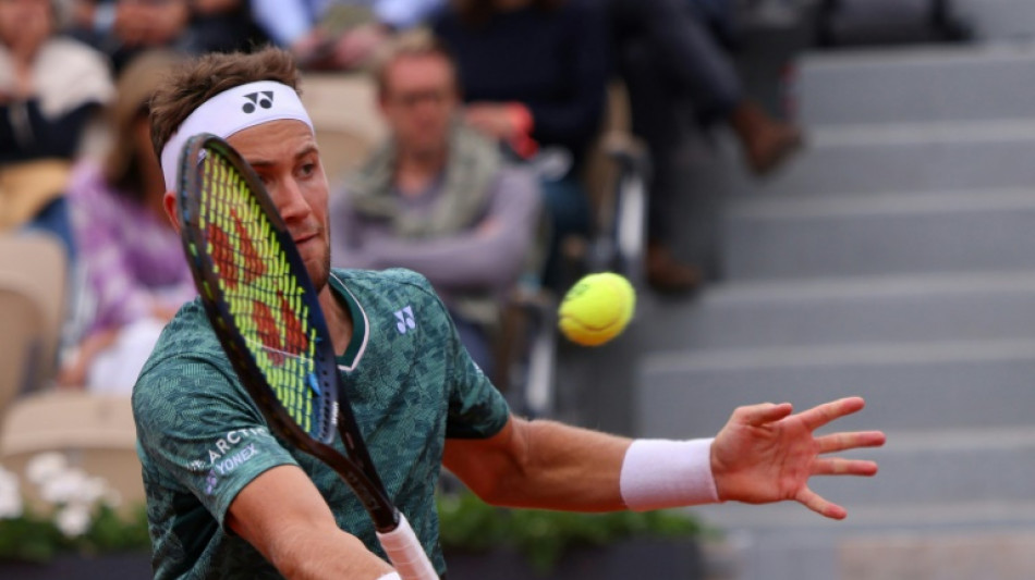 Ruud first Norwegian man to make French Open quarters