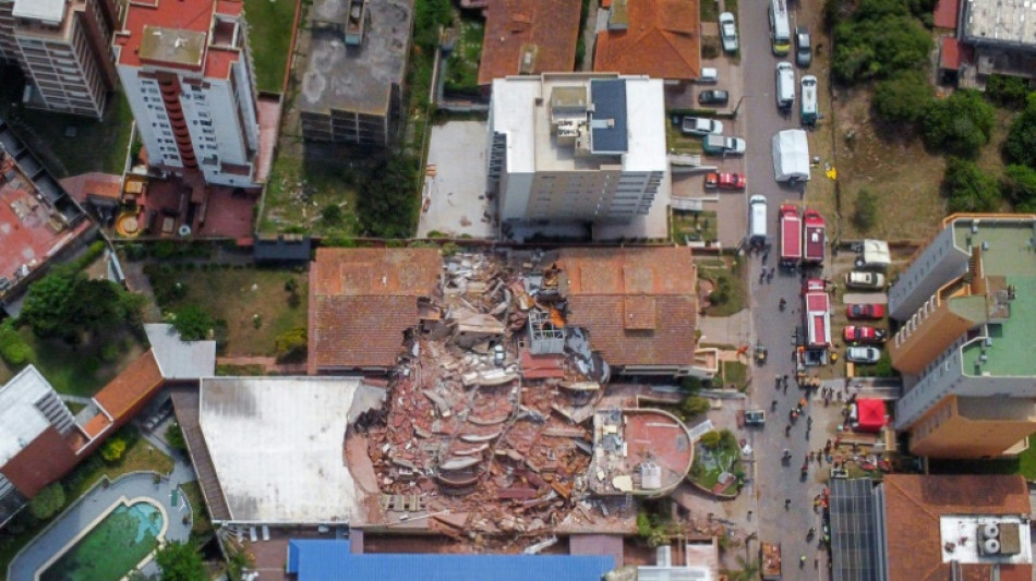 Un muerto y casi diez desaparecidos tras derrumbe de un hotel en Argentina