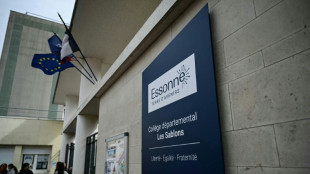 Agression de Samara: aveux des agresseurs présumés, Macron appelle à "sanctuariser l'école"