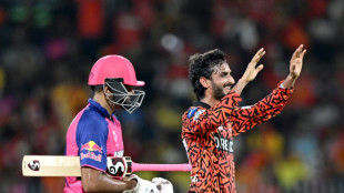 Hyderabad down Rajasthan to set up IPL final with Kolkata