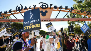 Actors' union says no agreement on studios' 'final' offer