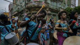 Crack addicts dance in side show to Carnival in Brazil