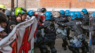 Ue, 'attacchi e violenze riducono spazio civico in Italia'