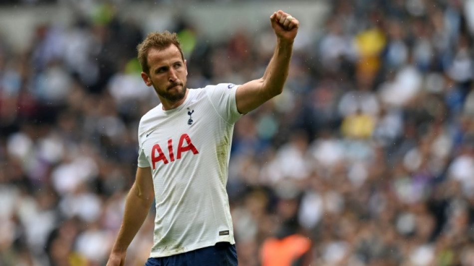 Kane sends Spurs into the top four