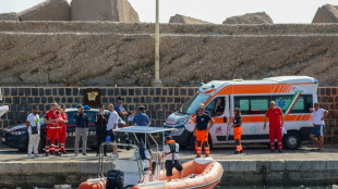 Italie: un mort et six disparus dans le naufrage d'un super-voilier en Sicile