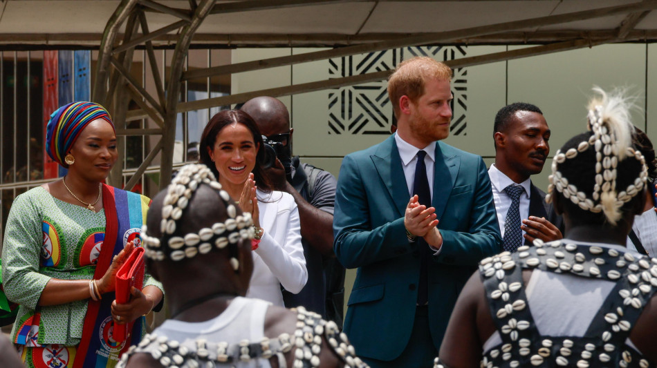 Il principe Harry e Meghan in Nigeria, 'un tour quasi reale'