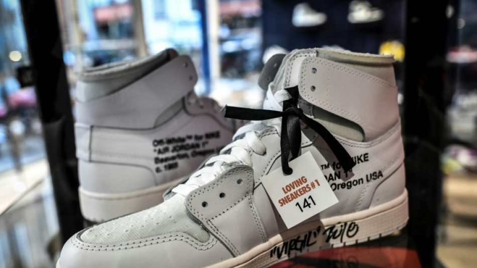 Signées Virgil Abloh ou Travis Scott, des baskets aux enchères